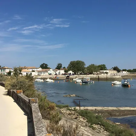 L'oasis Hotel 4*